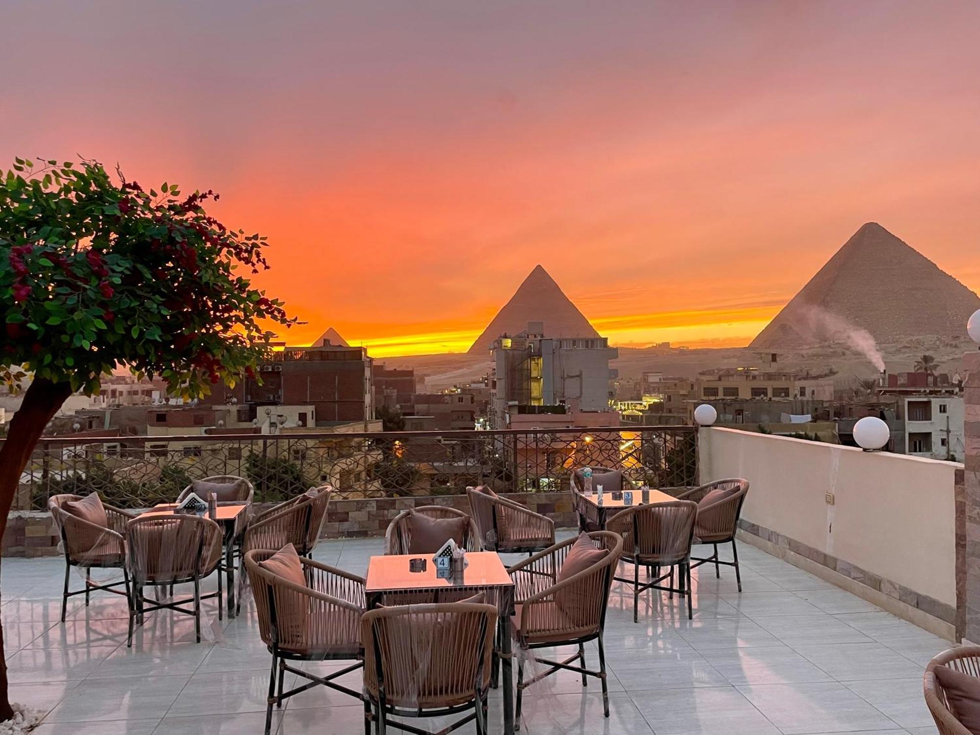 Pyramids Homeland Inn Кайро Екстериор снимка